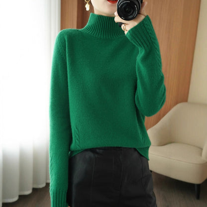 Pull élégant pour femmes avec col haut et fine structure Chic und Stil