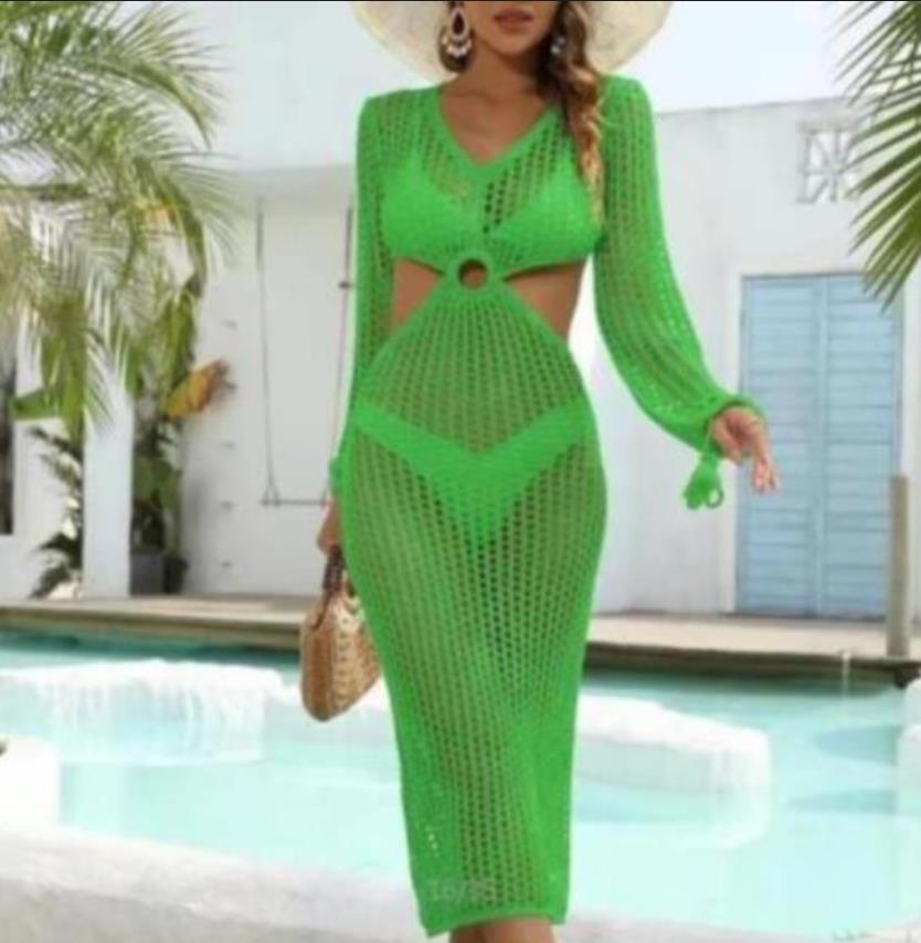 Robe maxi en crochet pour femmes avec des détails découpés et une ceinture décorative Chic und Stil