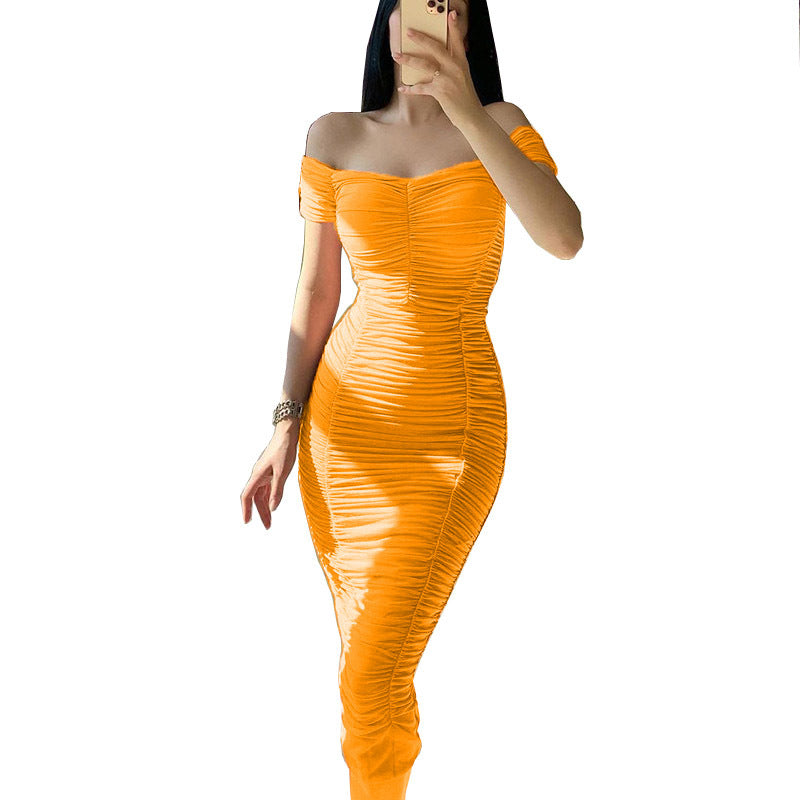 Robe mini ajustée pour femmes avec décolleté bardot et fronces Chic und Stil