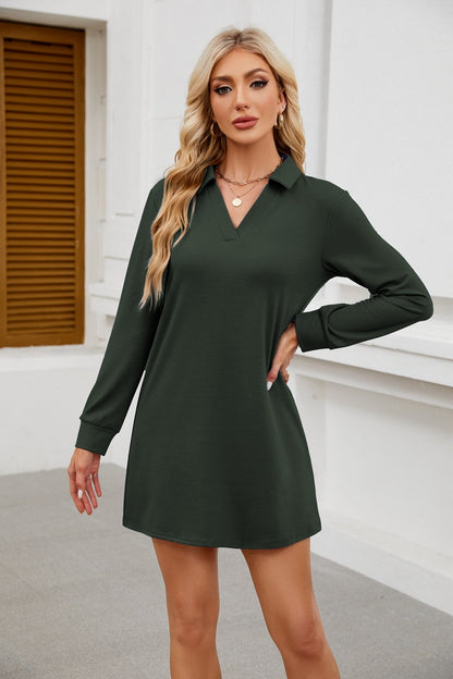 Robe décontractée pour femmes avec élégante encolure en V Chic und Stil