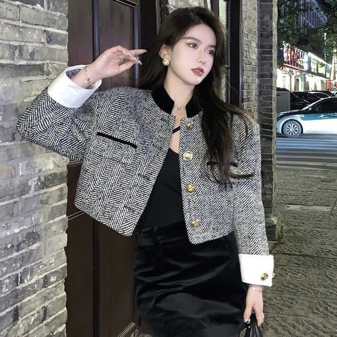 Dame Design-gilet avec col contrastant et boutons de haute qualité Chic und Stil