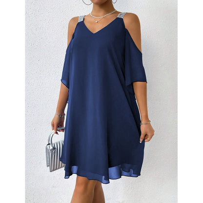 Robe fluide pour femmes avec design à épaules dénudées et ourlet à volants Chic und Stil