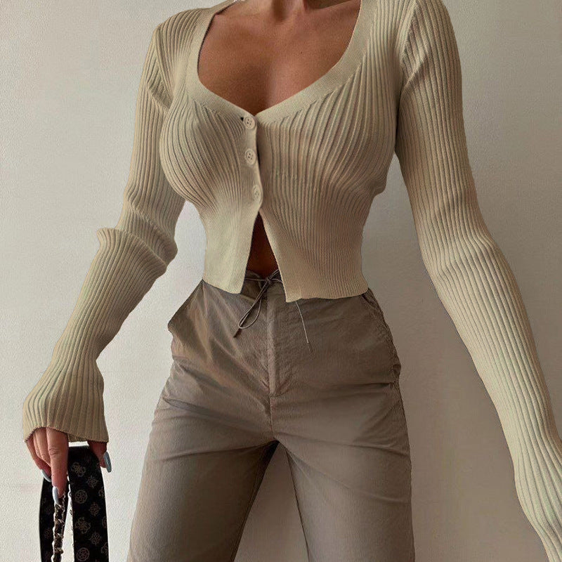 Cardigan en tricot pour femmes avec décolleté en V profond et fermeture à boutons Chic und Stil