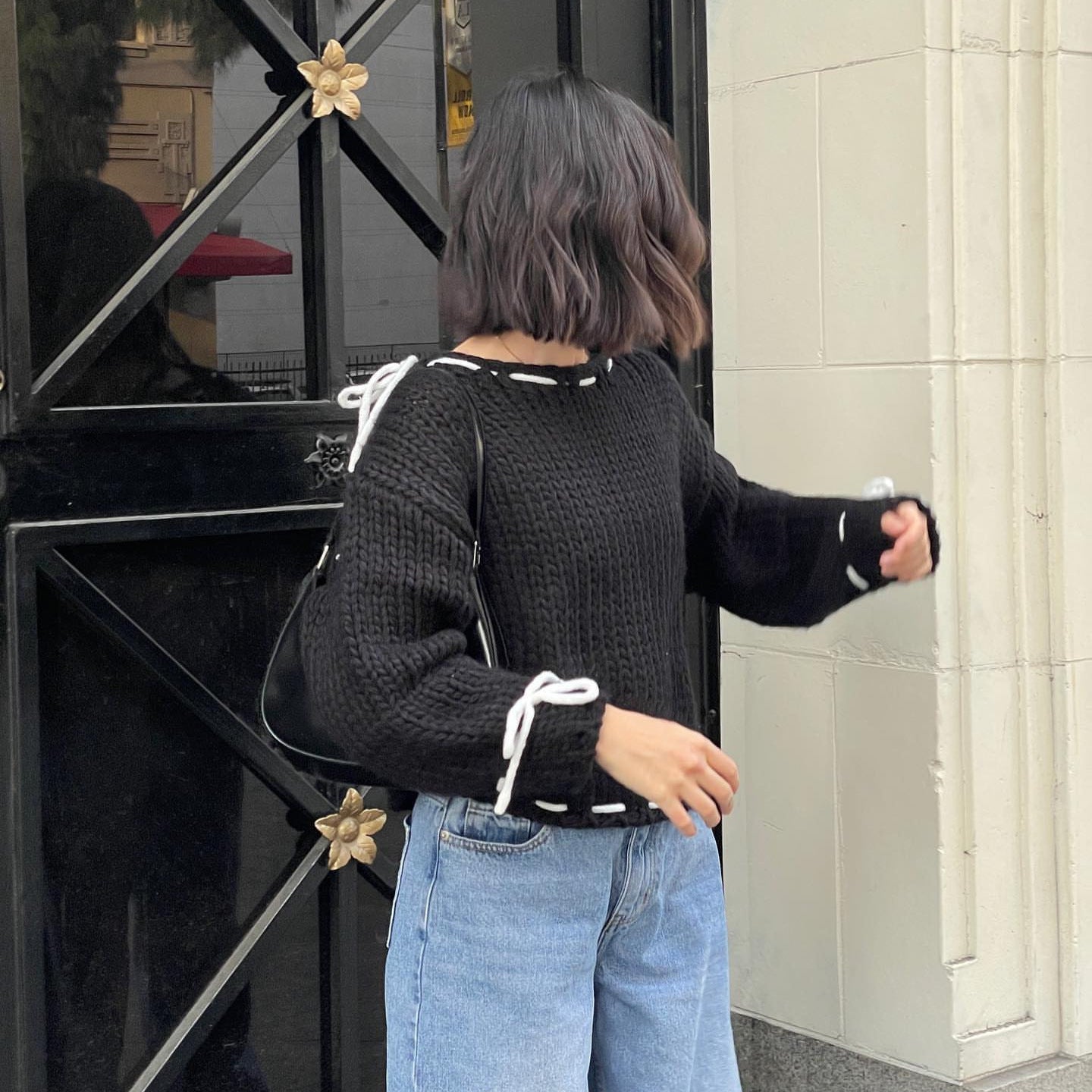 Pull en grosse maille pour femmes avec un design décontracté à épaules dénudées Chic und Stil