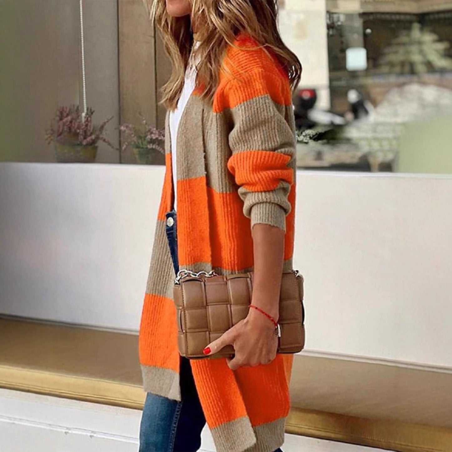 Cardigan en tricot pour femmes à manches longues avec des blocs de couleurs tendance Chic und Stil