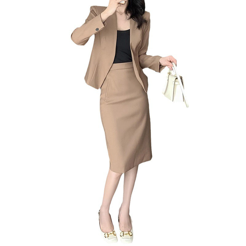 Costume sur mesure pour femmes avec jupe Chic und Stil