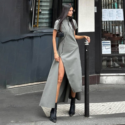 Robe maxi pour femmes avec fente haute et col montant Chic und Stil