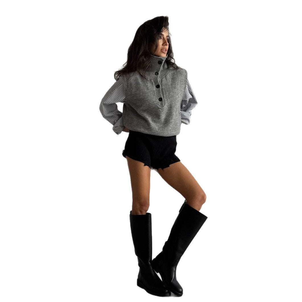 Pull en tricot pour femmes avec col haut et détails de boutons Chic und Stil