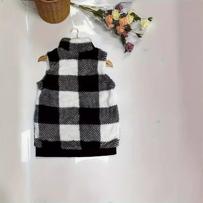 Women plaid fleece gilet with practical pockets Chic and Style