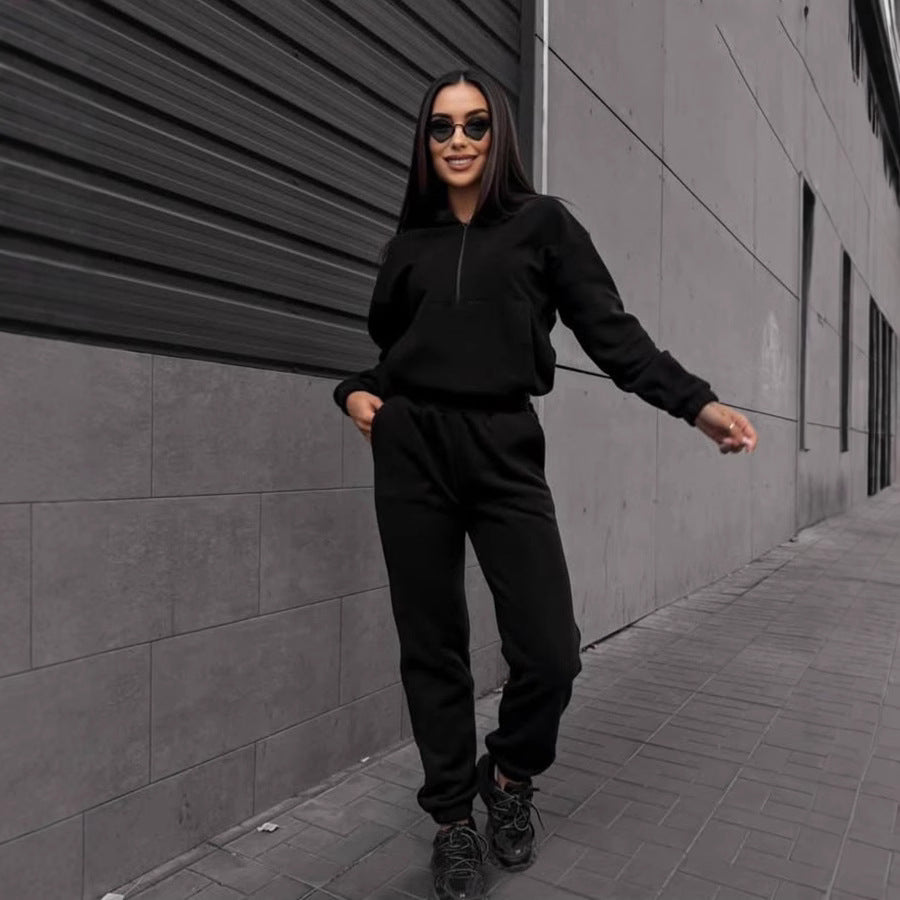 Ladies sporty hoodie with comfortable jogging pants Chic and Style