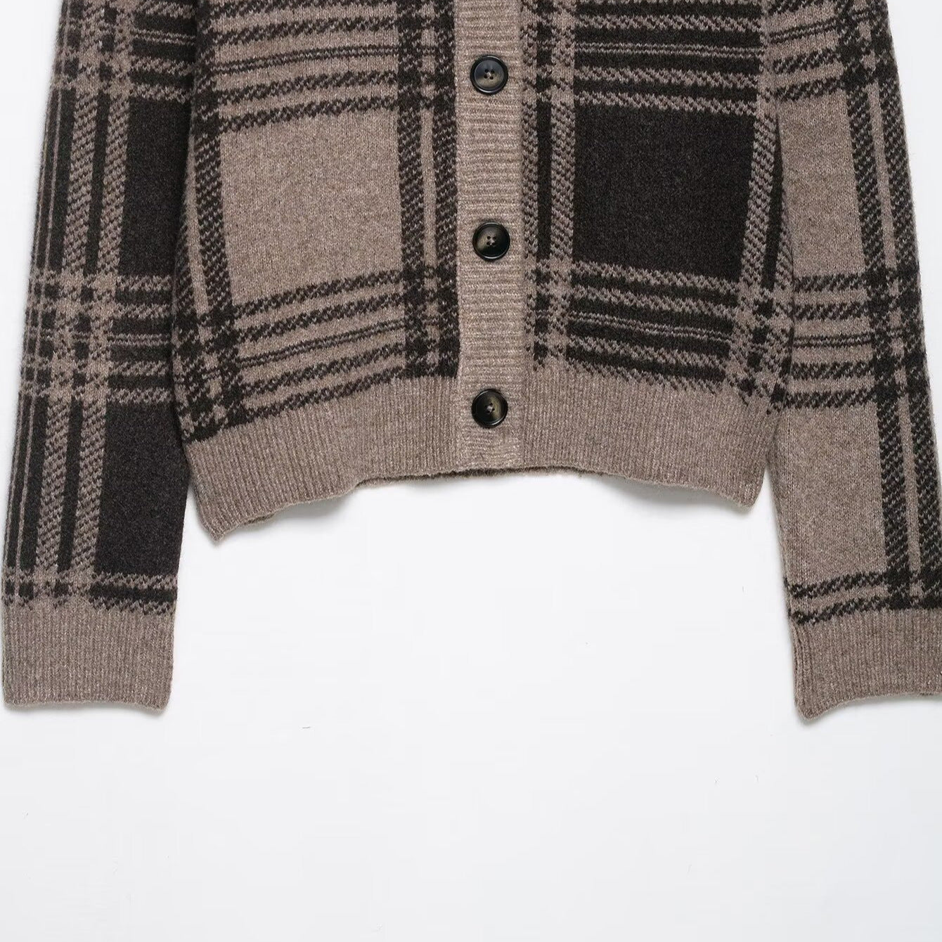 Dames cardigan avec motif carreauté Chic und Stil
