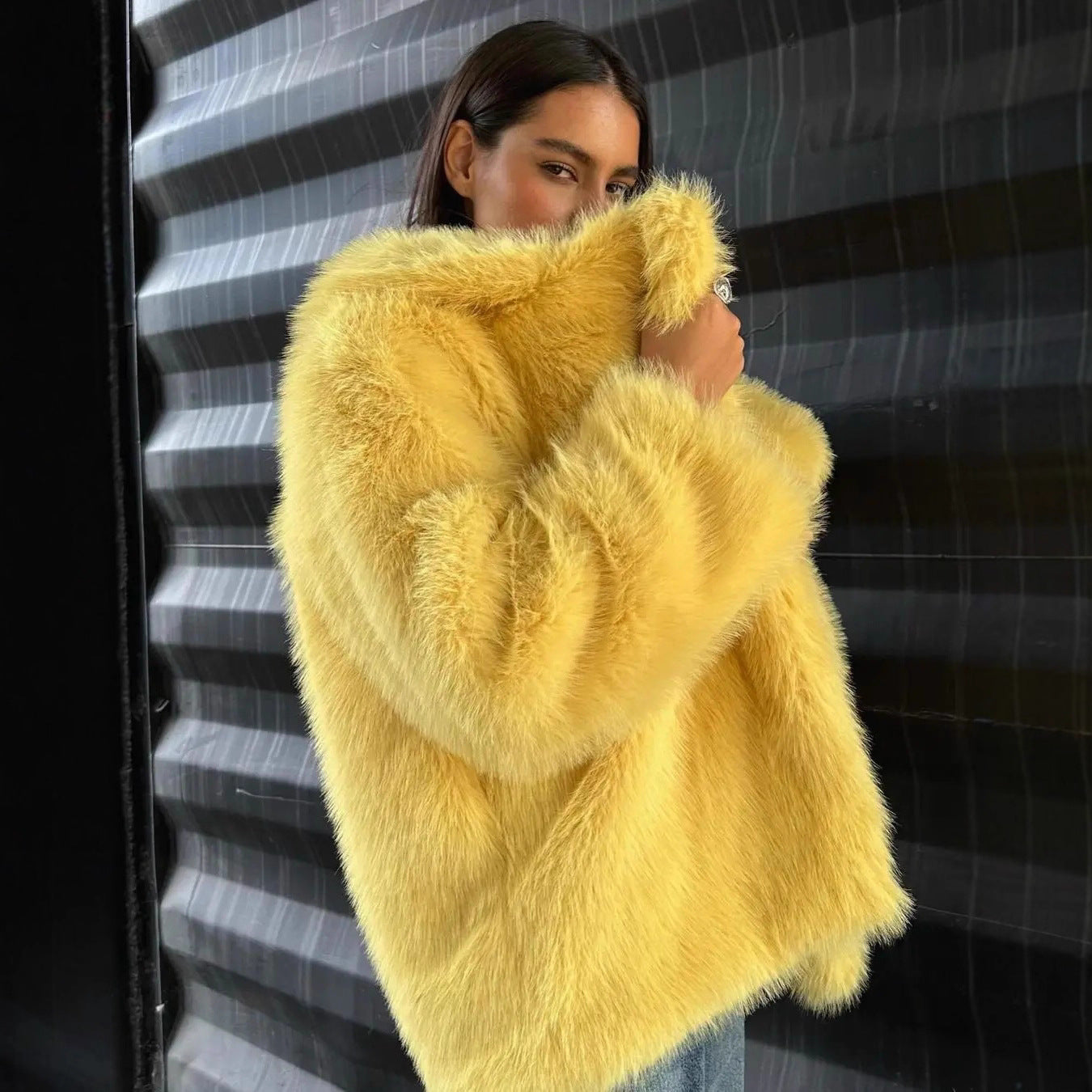 Dames Élégante Veste en Fourrure Synthétique avec Doublure Douce et Coupe Volumineuse Chic und Stil