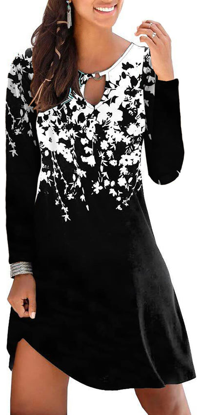 Robe d'été décontractée pour femmes avec des accents floraux et décolleté en V Chic und Stil