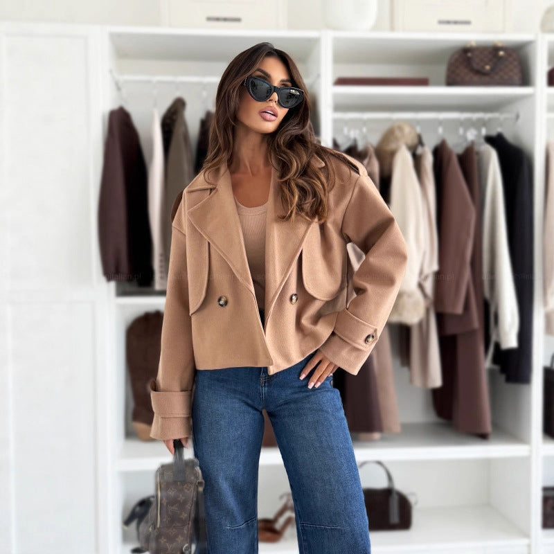 Trendy cropped blazer jacket for women with double-breasted buttons and wide lapels Chic and Style