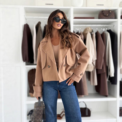 Trendy cropped blazer jacket for women with double-breasted buttons and wide lapels Chic and Style