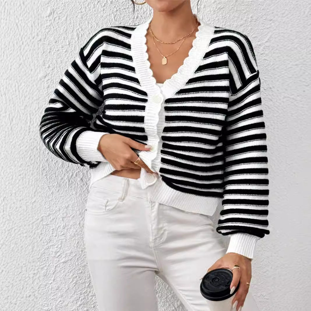 Dame cardigan avec un motif rayé moderne et des manches volumineuses Chic und Stil