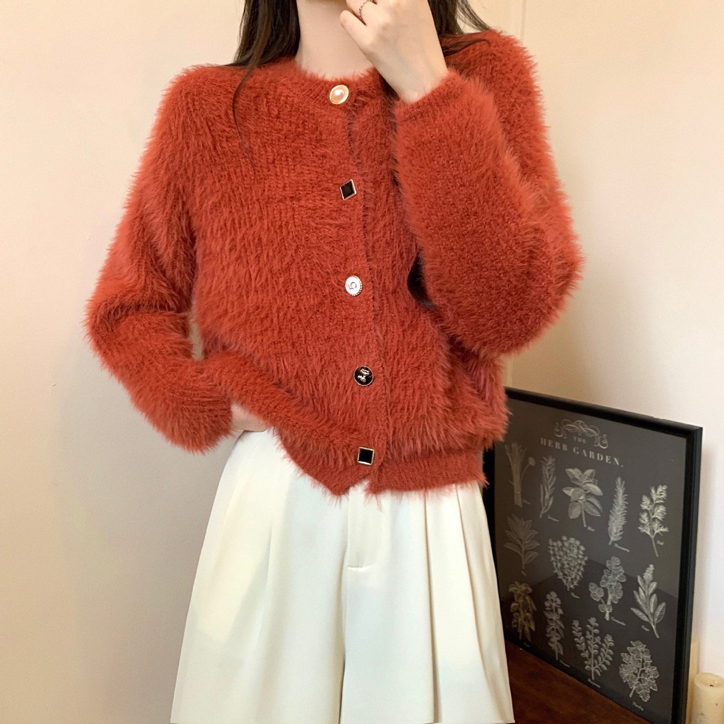 Dames cardigan doux avec boutons et texture en fausse fourrure Chic und Stil