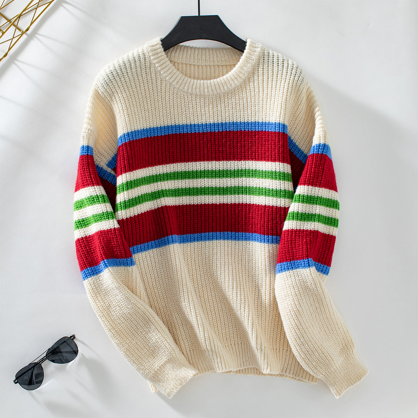 Pull en tricot décontracté pour femmes avec des rayures colorées et un col rond Chic und Stil