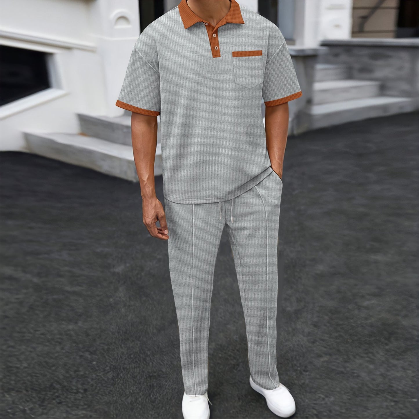 Costume de loisirs pour hommes avec polo texturé et pantalons de jogging confortables Chic und Stil
