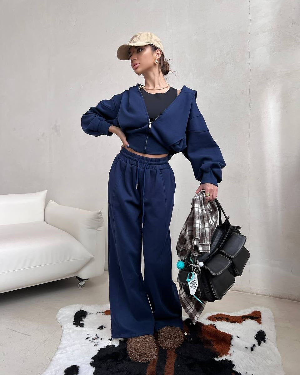 Women Oversized Sports Hoodie and Loose Jogging Pants Chic and Style