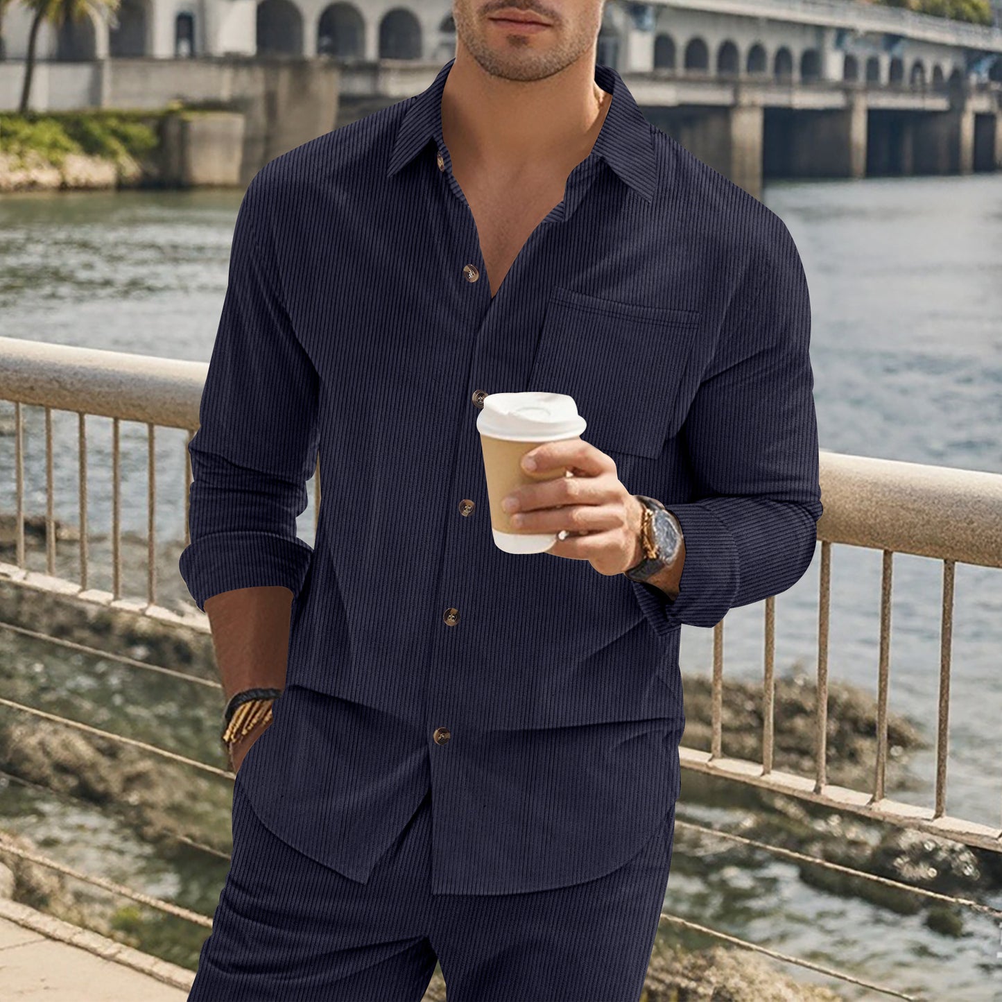 Chemise pour hommes avec un motif à rayures fines et une poche poitrine pratique Chic und Stil