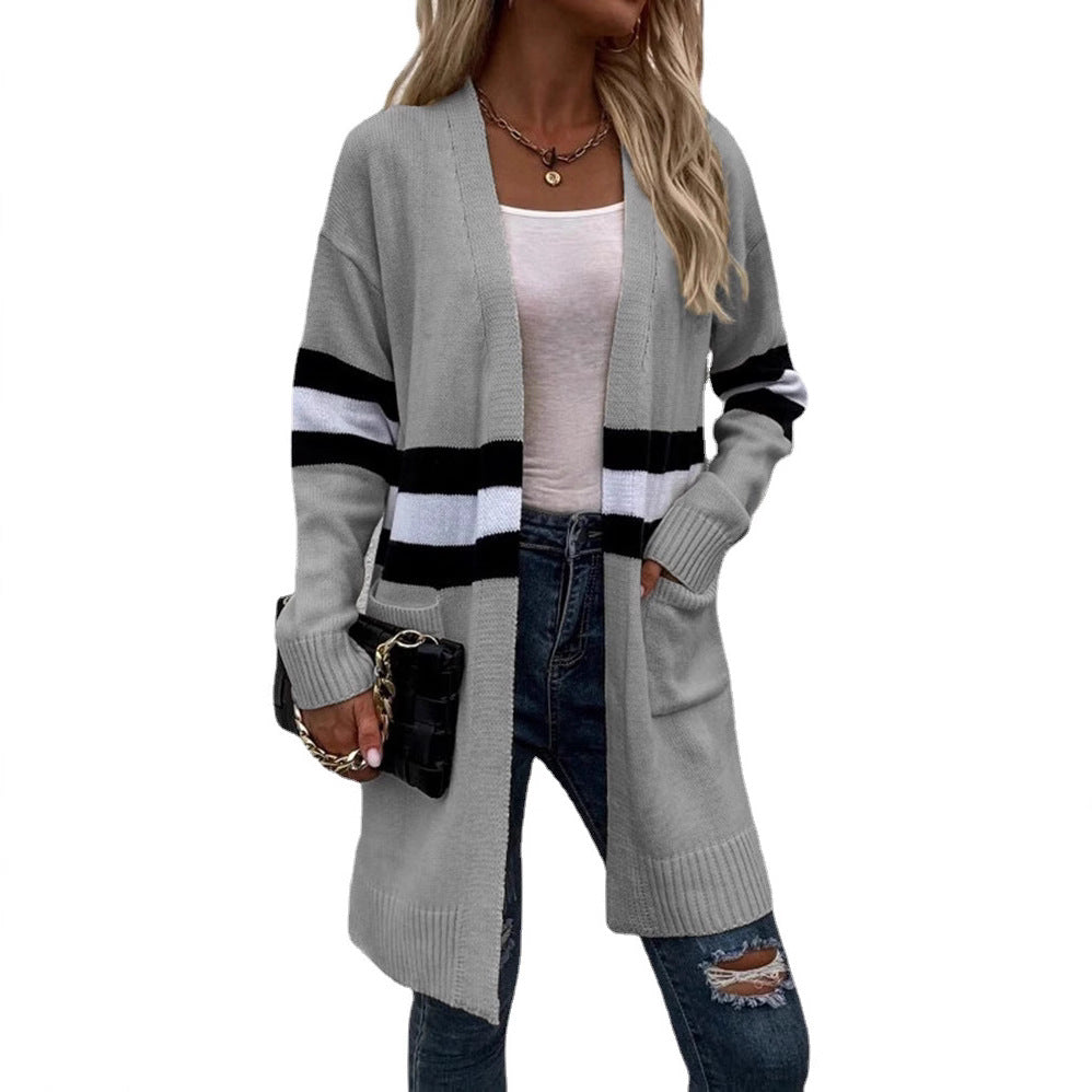Cardigan en tricot pour femmes avec un design rayé à la mode et des devants ouverts Chic und Still
