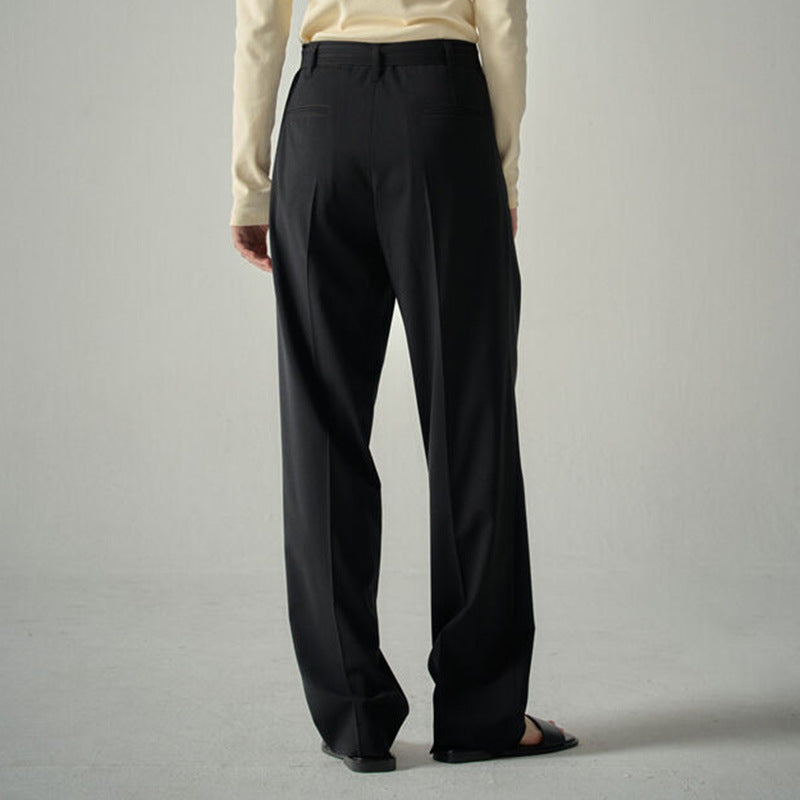 Elegant and widely cut women's suit pants with open side pockets Chic and Style