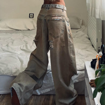 Baggy jeans for women with frayed hem and worn look Chic and Style