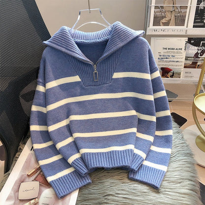 Pull à col roulé pour femmes avec fermeture éclair tendance et motif rayé Chic und Stil