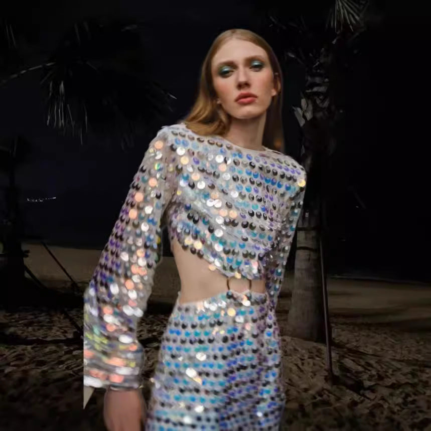 Robe courte élégante pour femmes avec manches transparentes et ornements en sequins Chic und Stil