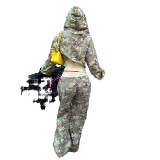 Chic and Style women's camouflage hoodie and jogging pants set