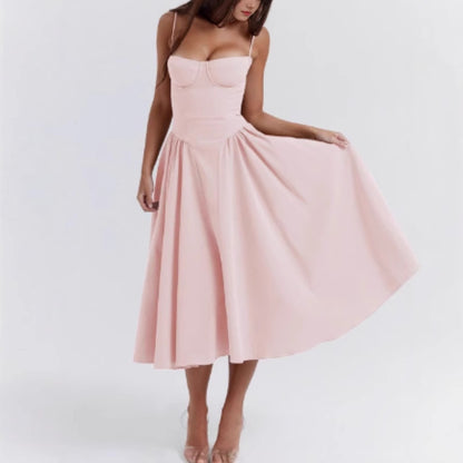 Robe mi-longue pour femmes avec design sans bretelles et jupe plissée volumineuse Chic und Stil