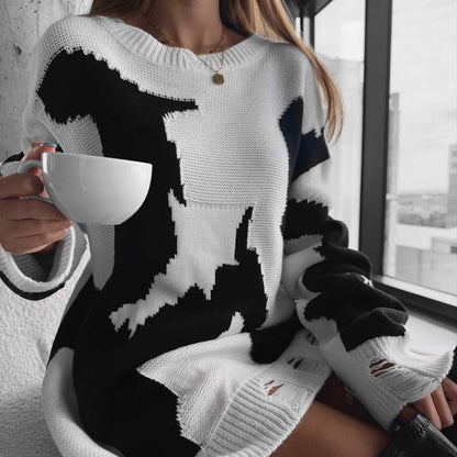 Ladies oversized knitted pullover with graphic pattern Chic and Style