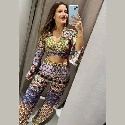 Wide pants for women with colorful pattern and elastic waist Chic and Style