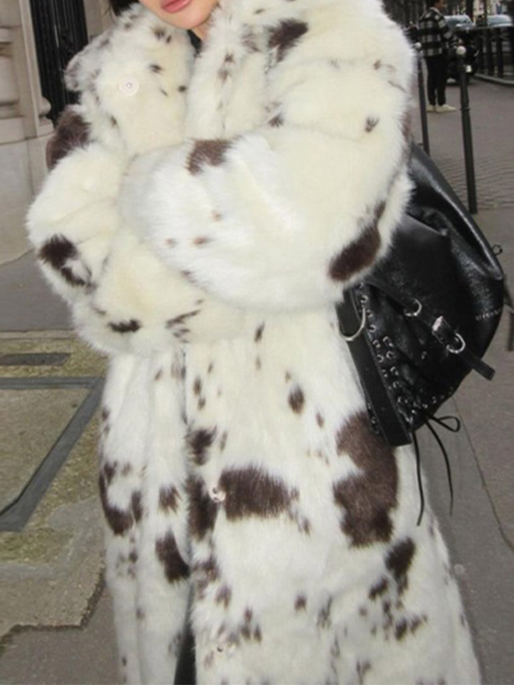 WomenLuxury faux fur coat with bold pattern Chic and Style