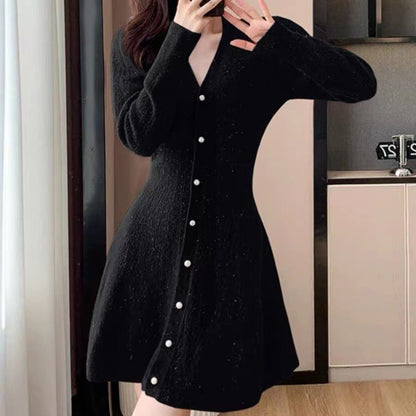 Robe en tricot pour femmes avec patte de boutonnage et manches de style ballet Chic und Stil