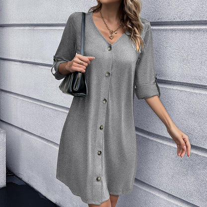 Robe décontractée à boutons pour femmes avec décolleté en V et manches 3/4 Chic und Stil