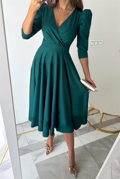 Robe A-ligne festive pour femmes avec manches bouffantes et décolleté en V Chic und Stil