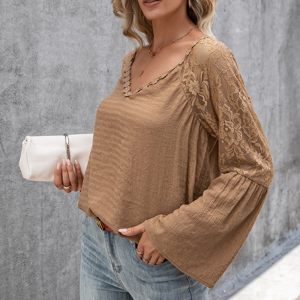 Chemisier femmes avec des manches en dentelle transparentes et un décolleté en V tendance Chic und Stil