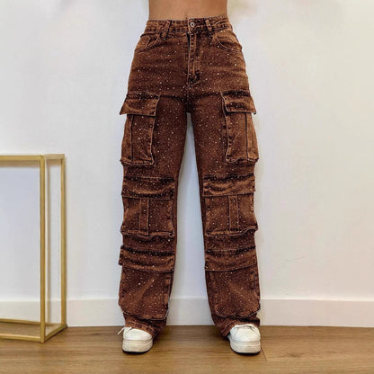 Women's cargo pants with practical pockets and a relaxed fit Chic and Style