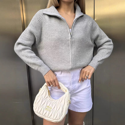 Pull femme avec fermeture éclair haute et motif de mailles structuré Chic und Stil