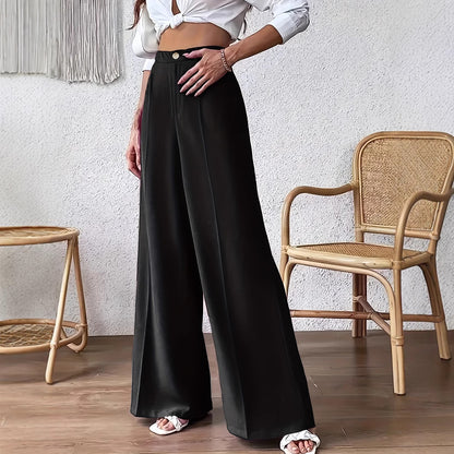Wide palazzo pants for women with a stylish high waist cut and a button detail Chic und Stil