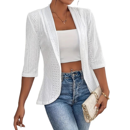 Veste blazer élégante pour femmes avec design perforé et coupe cintrée Chic und Stil