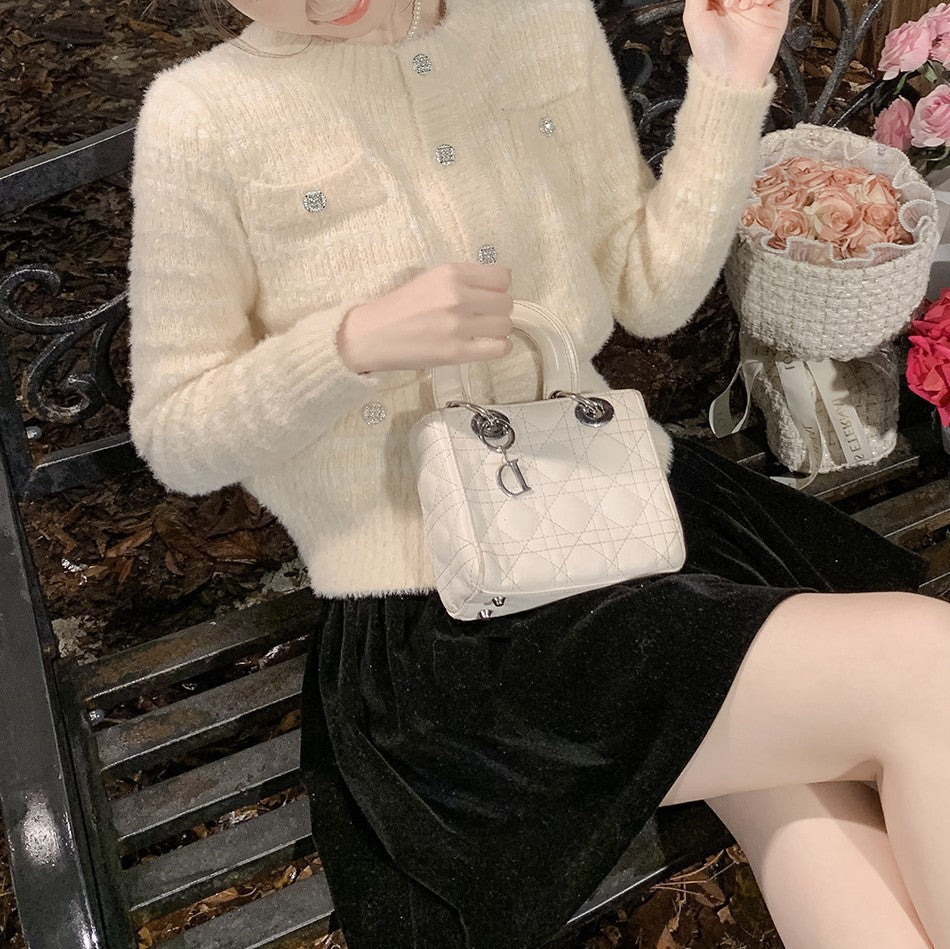 Dame cardigan avec poches et boutons décoratifs Chic und Stil