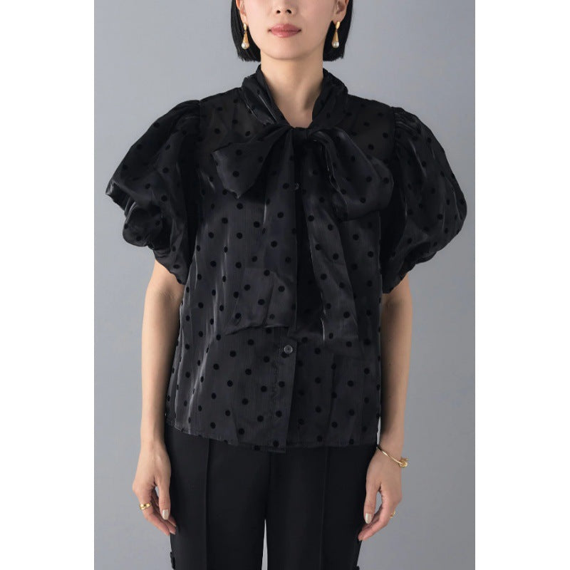 Blouse élégante pour femmes avec des pois et des manches bouffantes Chic und Stil