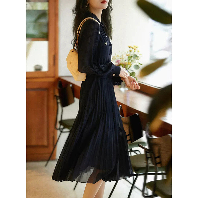 Robe maxi plissée pour femme avec détails de boutons Chic und Stil