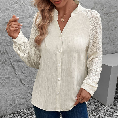 Dames élégante blouse avec des manches en dentelle et des détails de boutons fins Chic und Stil