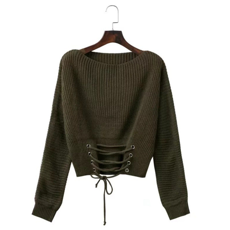 Casual knitted pullover for women with a deep V-neck and a decorative lace Chic und Stil