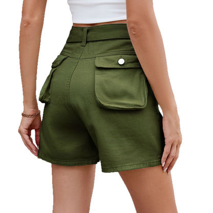 Shorts utilitaires pour femmes avec ceinture à la taille et poches pratiques Chic und Stil