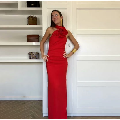 Robe maxi femme avec un col halter ludique et un élégant nœud. Chic und Stil